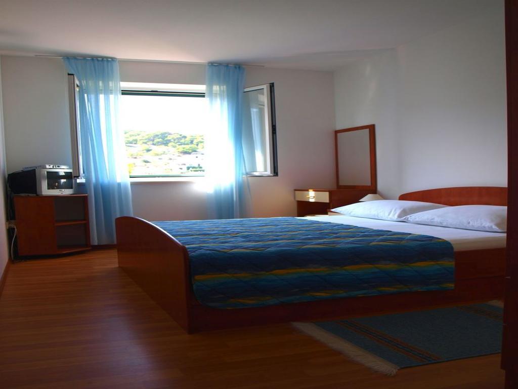 Apartments Mia Postira Rom bilde